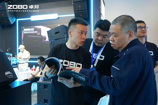 4聚焦展會(huì)盛況丨北京infocomm展 ZOBO卓邦展會(huì)第二天 熱度依舊不減 好評(píng)如潮